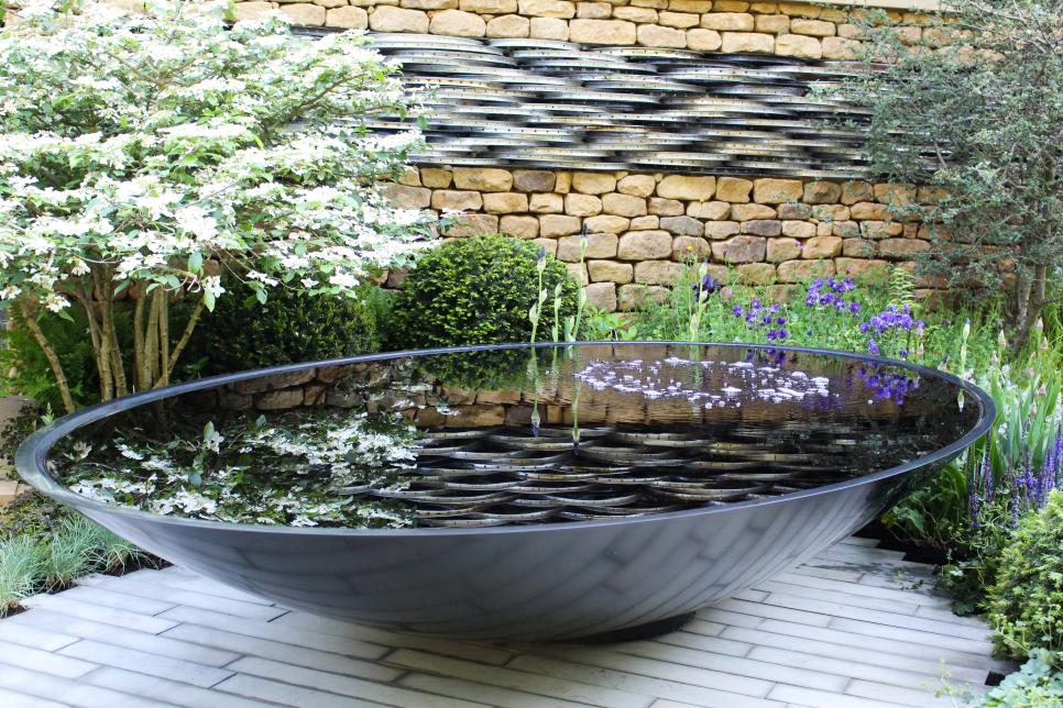 Backyard pond and water feature Pearland TX